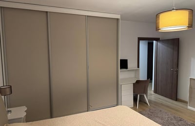 Location d’un appartement lumineux de 2 pièces, 76 m², quartier Bucureștii Noi, Bucarest, Roumanie